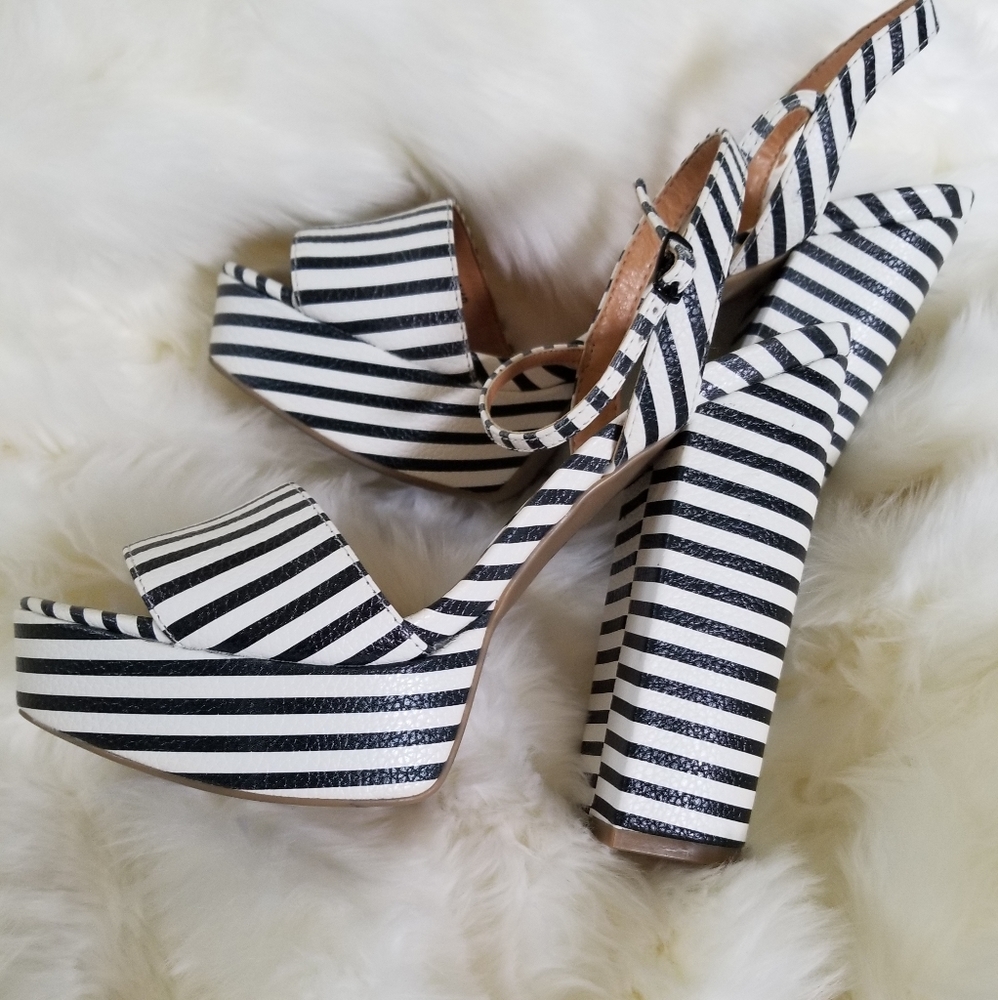 Striped platform sandals